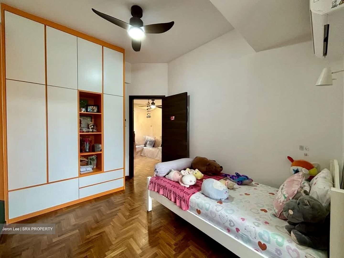 Flora Road (D17), Terrace #552025971